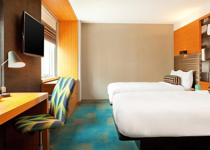 Aloft Chicago Downtown River North